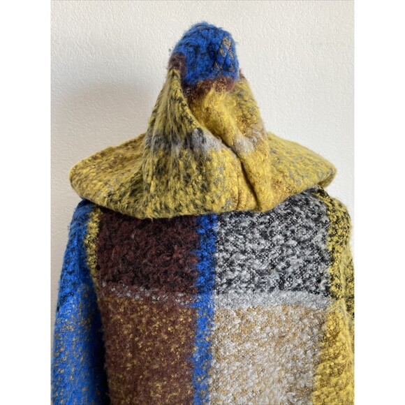 NWT Coco & Carmen Shawl Multi-Color Plaid Soft Fringed Crop Hooded Wrap OS - Picture 3 of 7